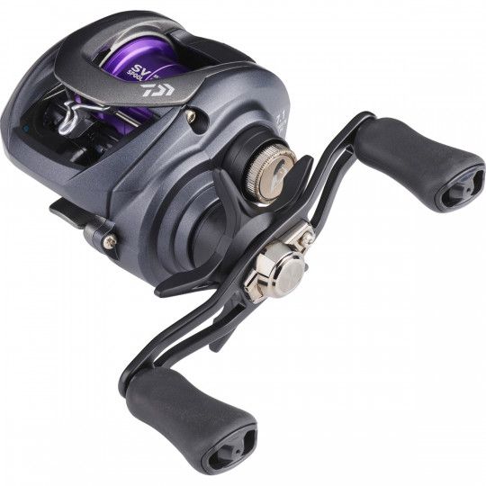 Carrete de casting Daiwa...