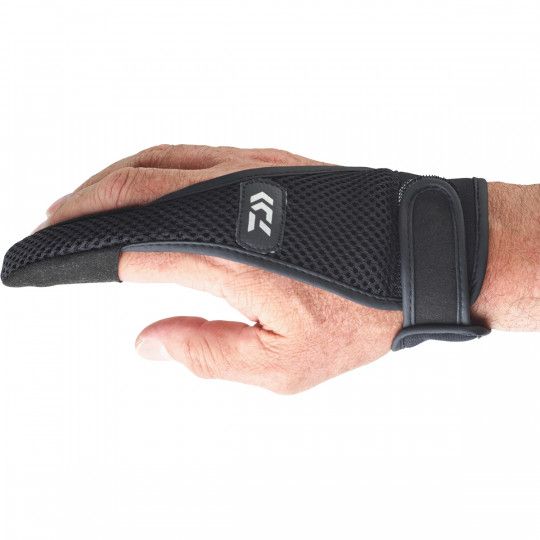 Finger cuff with wrist support Daiwa