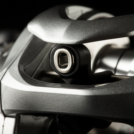 Carrete de casting Savage Gear SG10 BC 250