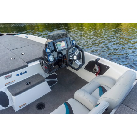 Bass Cat Pantera Classic Bass Boat