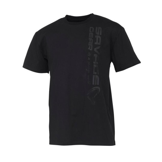Herren T-Shirt Savage Gear Vertical Logo Tee Schwarz