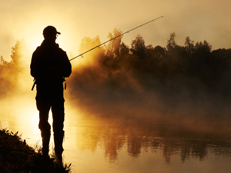 un pêcheur qui pêche