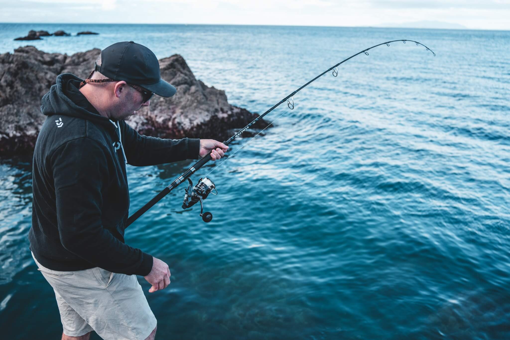 Choosing the best rod for rockfishing - Leurre de la pêche